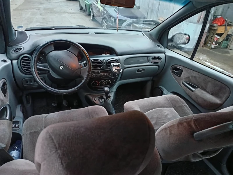 Renault Megane 1.9 dti, снимка 6 - Автомобили и джипове - 47916533