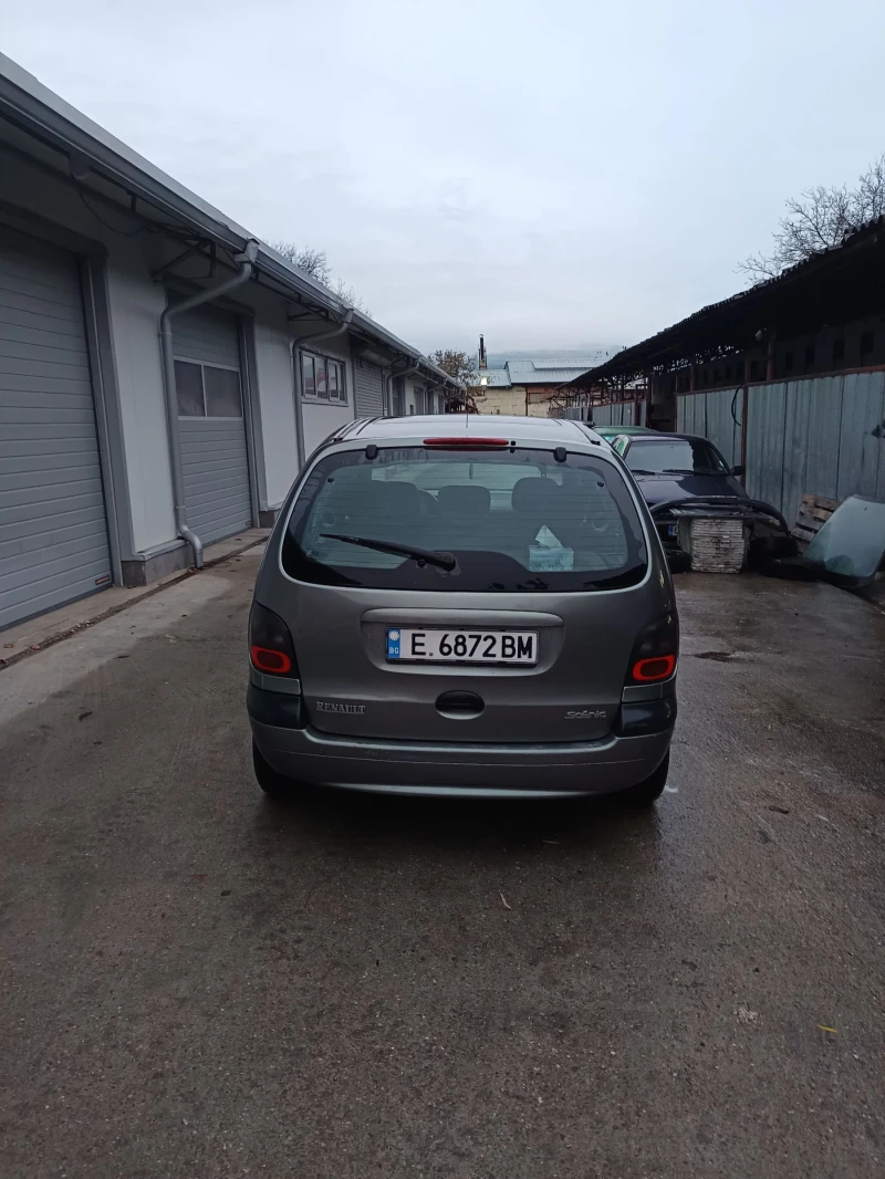 Renault Megane 1.9 dti, снимка 4 - Автомобили и джипове - 47916533