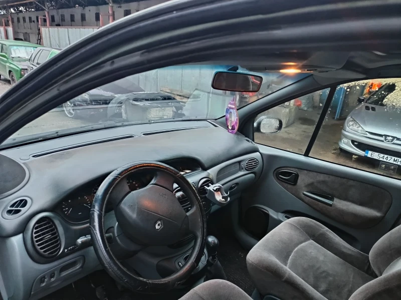 Renault Megane 1.9 dti, снимка 5 - Автомобили и джипове - 47916533