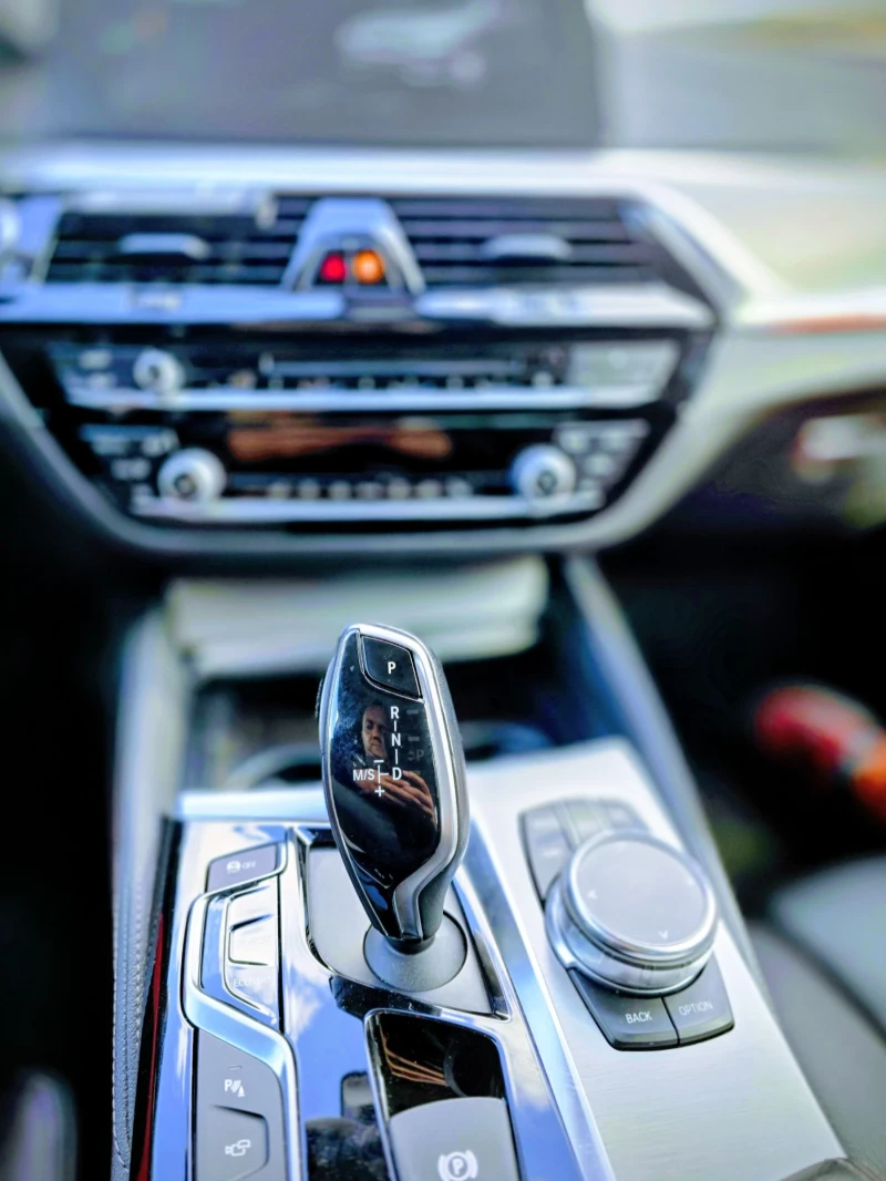 BMW 530 G30 Luxury line, снимка 10 - Автомобили и джипове - 51472687