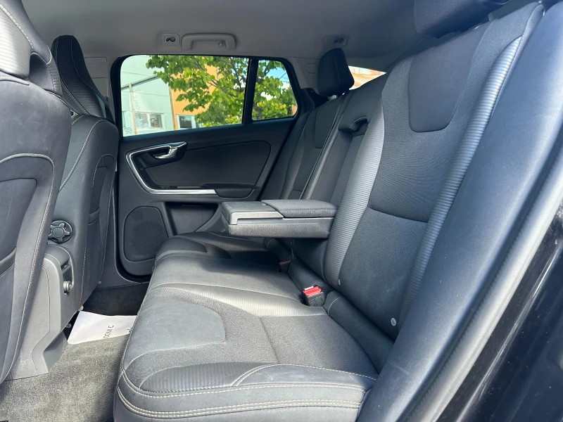 Volvo V60 2.4d 163 к.с., снимка 9 - Автомобили и джипове - 51730050