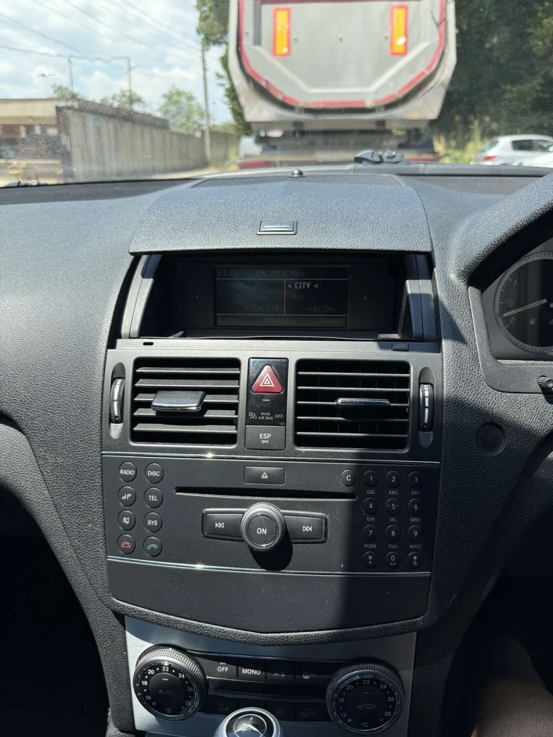Mercedes-Benz C 320, снимка 9 - Автомобили и джипове - 52542271