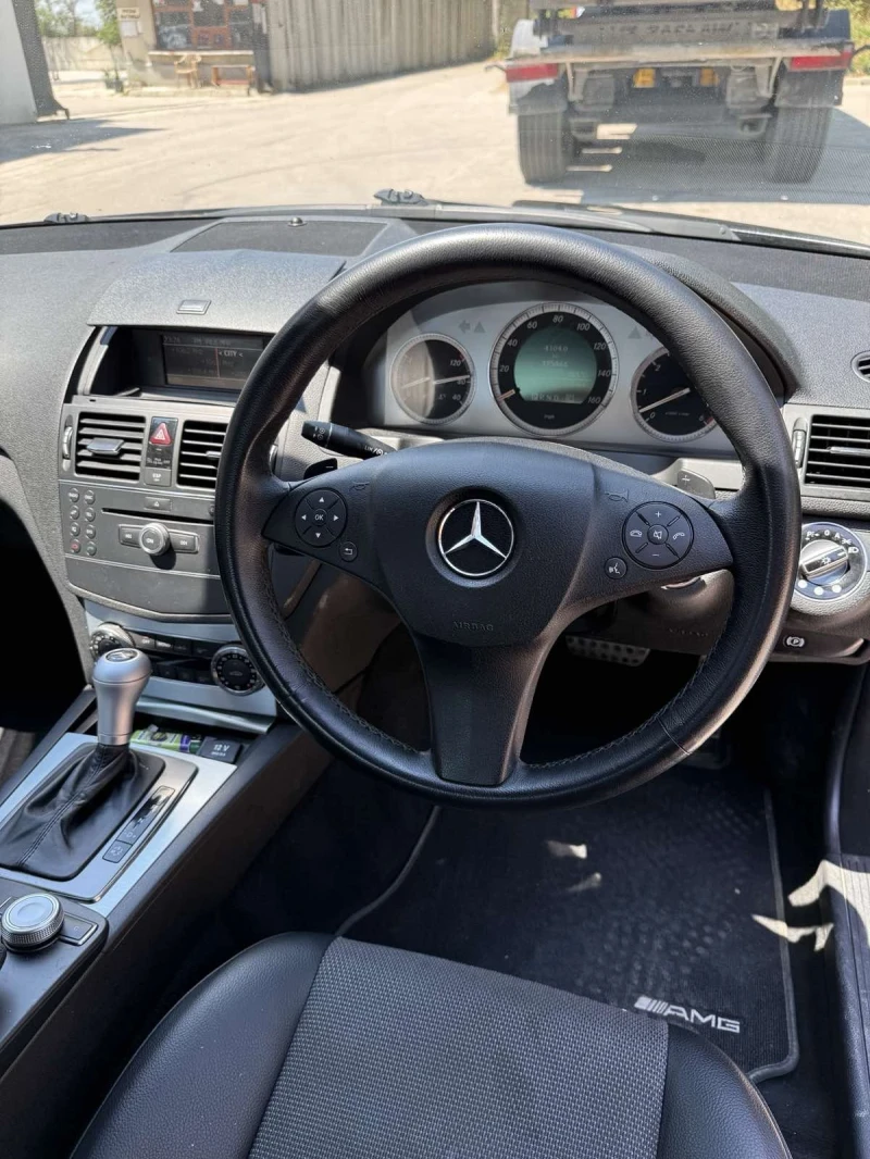 Mercedes-Benz C 320, снимка 7 - Автомобили и джипове - 52542271