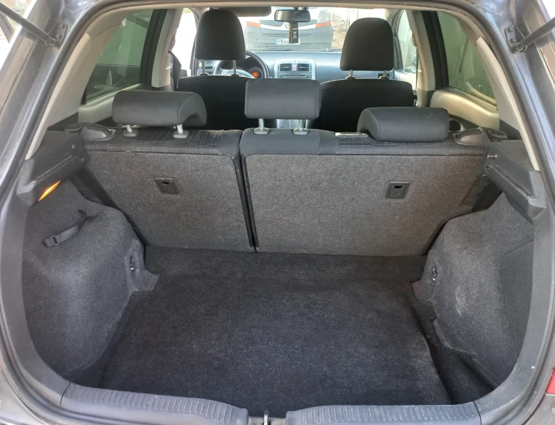 Toyota Auris 2.0, снимка 8 - Автомобили и джипове - 52434402