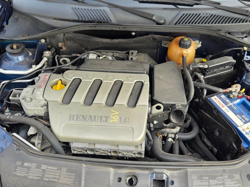 Renault Clio 1.4i Автомат* Облужена* , снимка 14 - Автомобили и джипове - 52847198