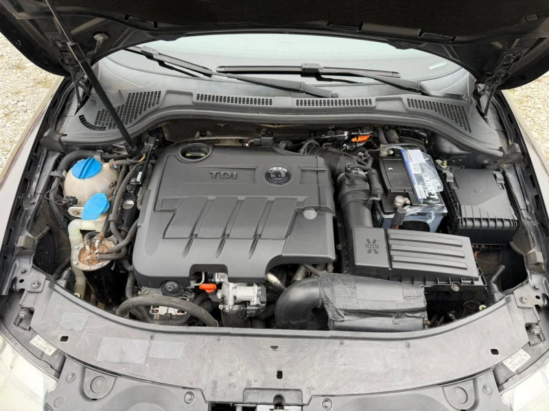 Skoda Superb 2.0 TDI - 4x4, снимка 16 - Автомобили и джипове - 52857938