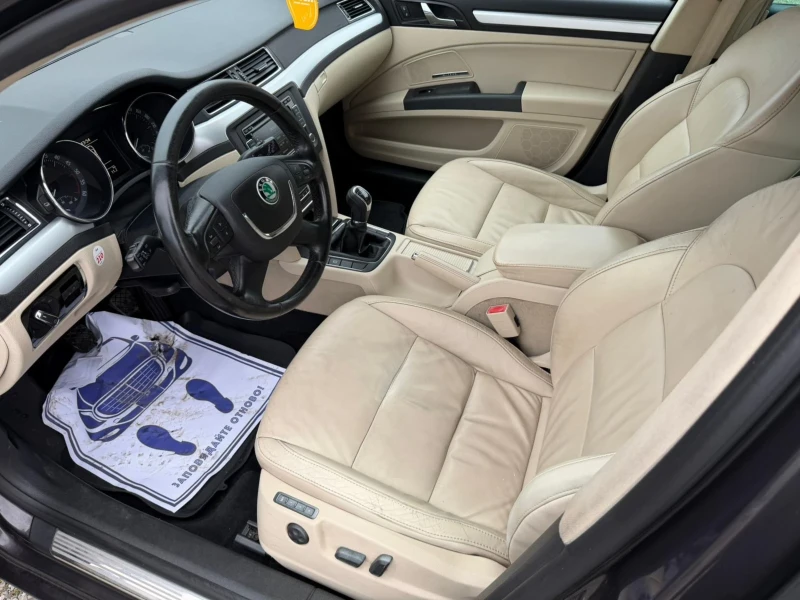 Skoda Superb 2.0 TDI - 4x4, снимка 13 - Автомобили и джипове - 52857938