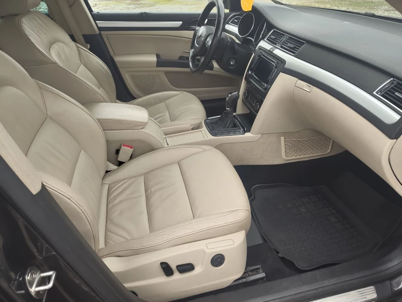Skoda Superb 2.0 TDI - 4x4, снимка 12 - Автомобили и джипове - 52857938