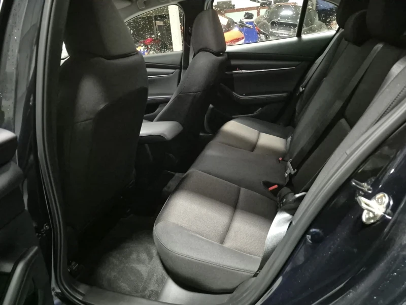 Mazda 3 GX| 2.5L| CARFAX| БЕЗ ПЪРВОНАЧАЛНА ВНОСКА| , снимка 12 - Автомобили и джипове - 53464495