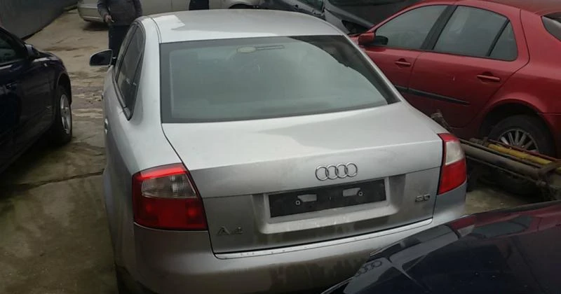 Audi A4 2,0i ALT, снимка 4 - Автомобили и джипове - 47421508