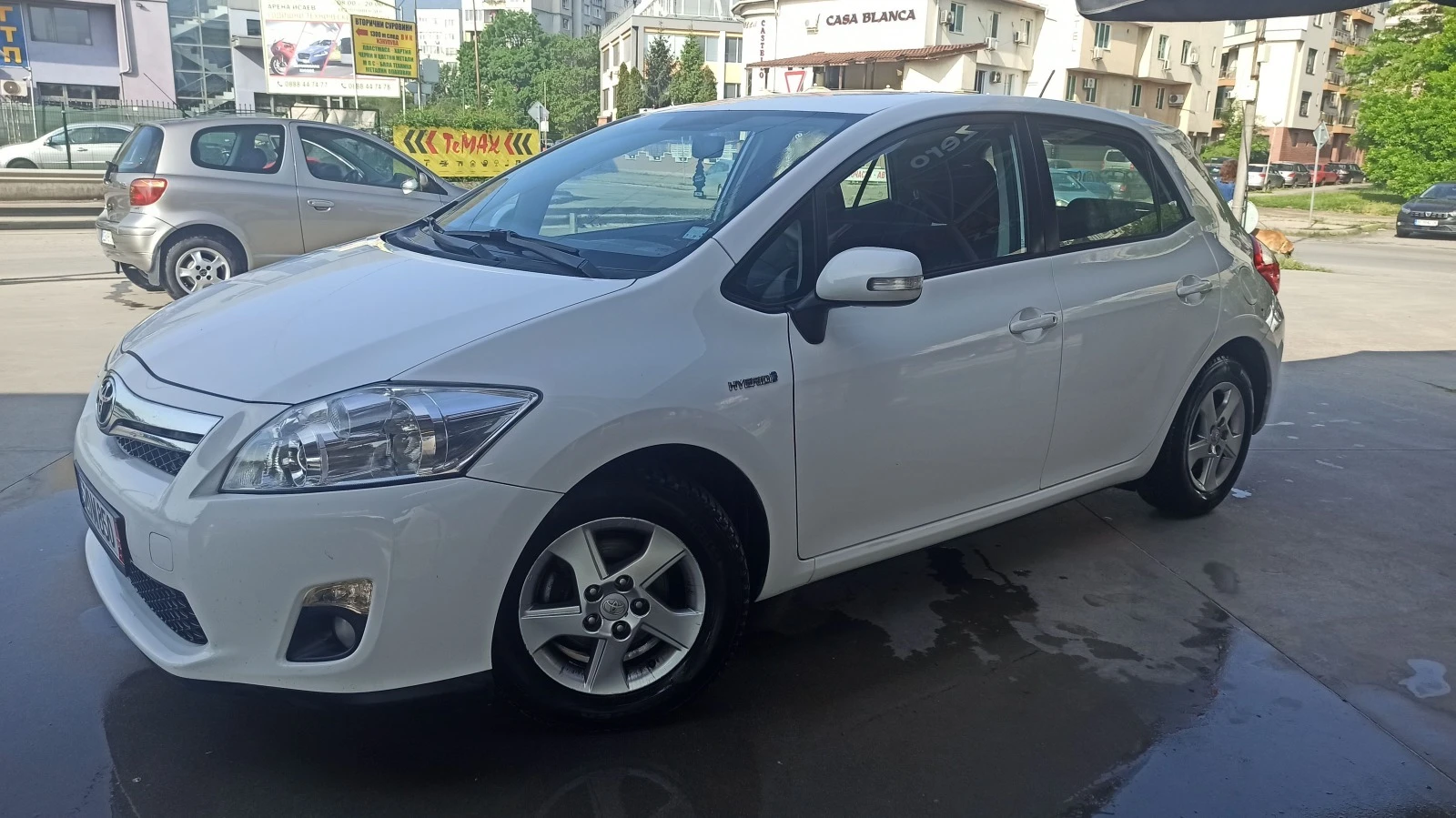 Toyota Auris 1.8 хибрид - изображение 3