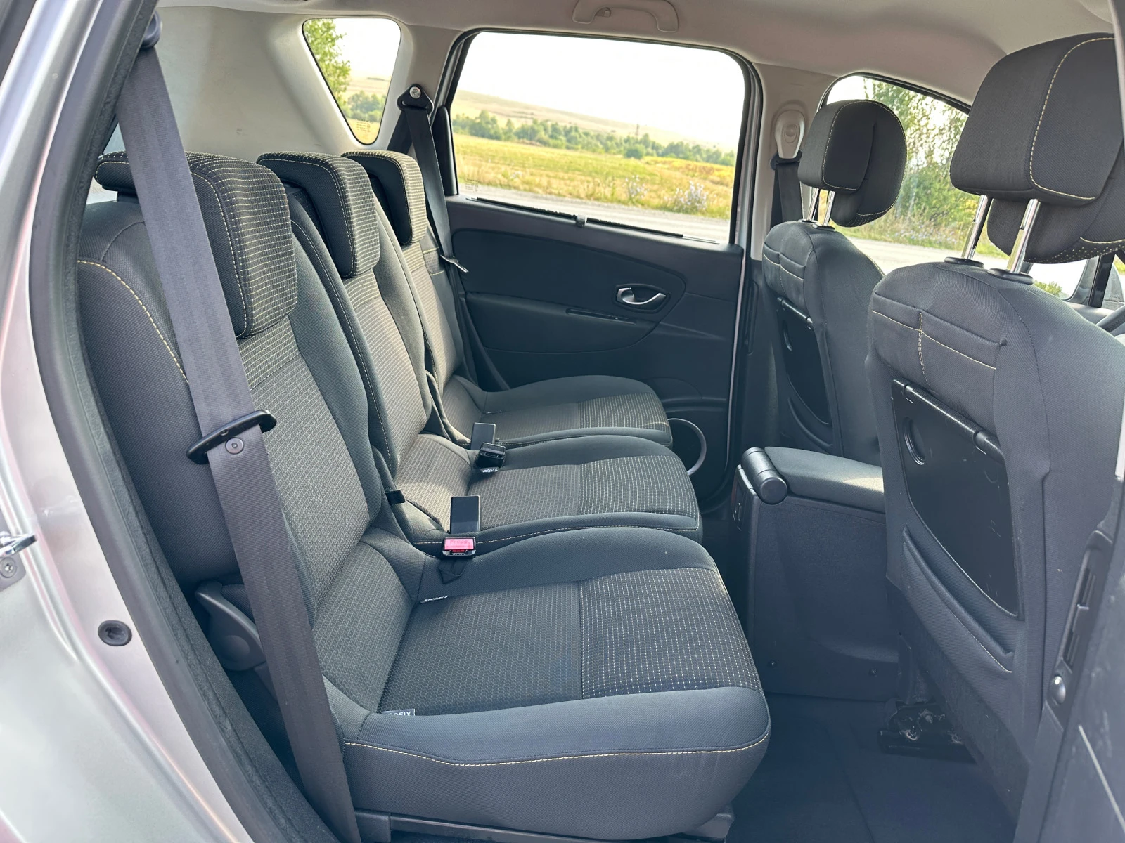 Renault Scenic 1.5 DCI EURO 5 - изображение 8