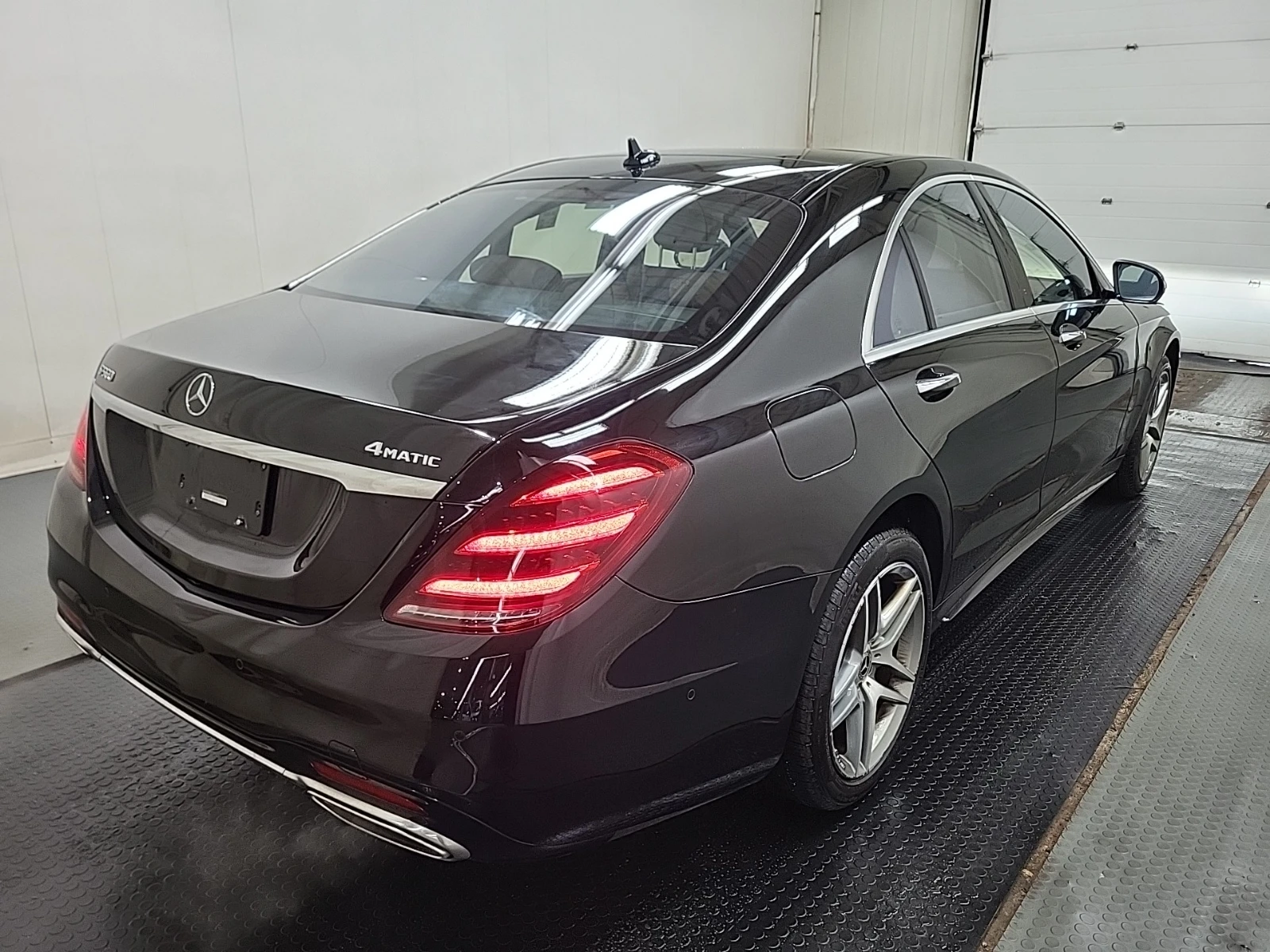 Mercedes-Benz S 560 4MATIC * CARFAX* АВТО КРЕДИТ*  - изображение 4