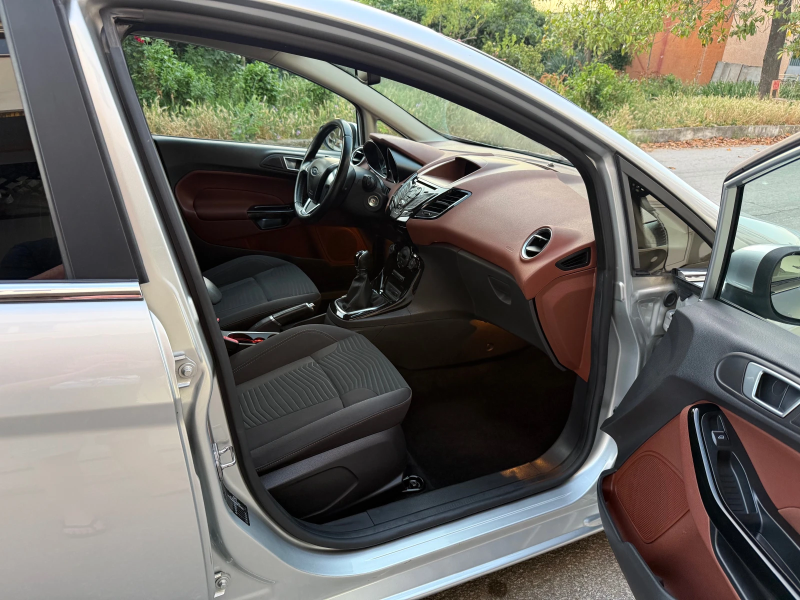 Ford Fiesta 1.6 TDCI Titanium X - изображение 10