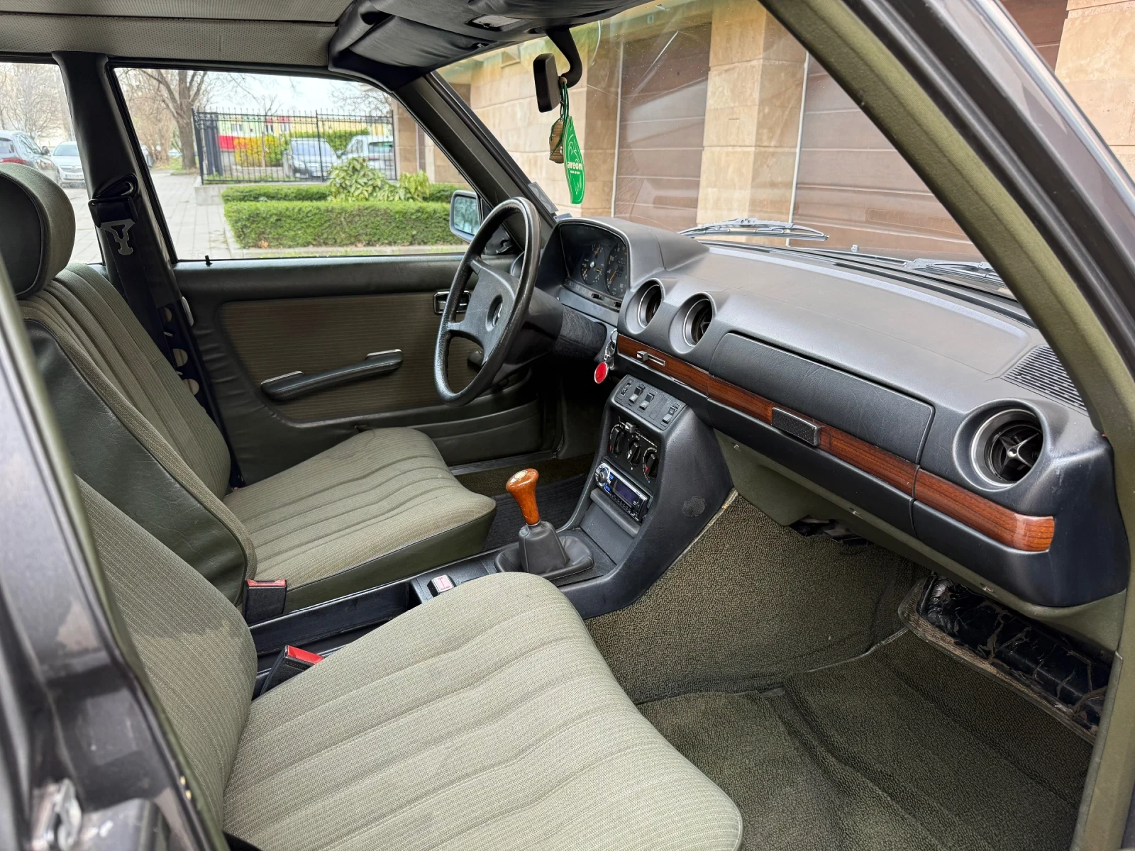 Mercedes-Benz 123 240D - изображение 10