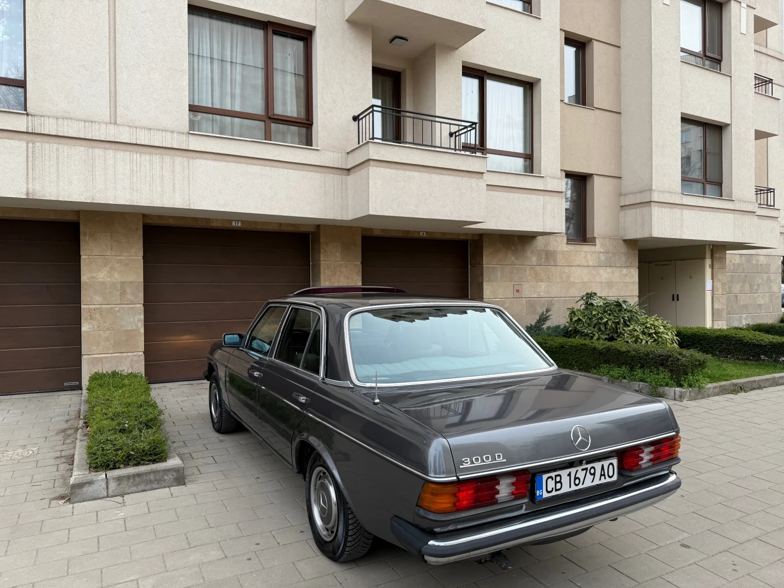 Mercedes-Benz 123 240D - изображение 2