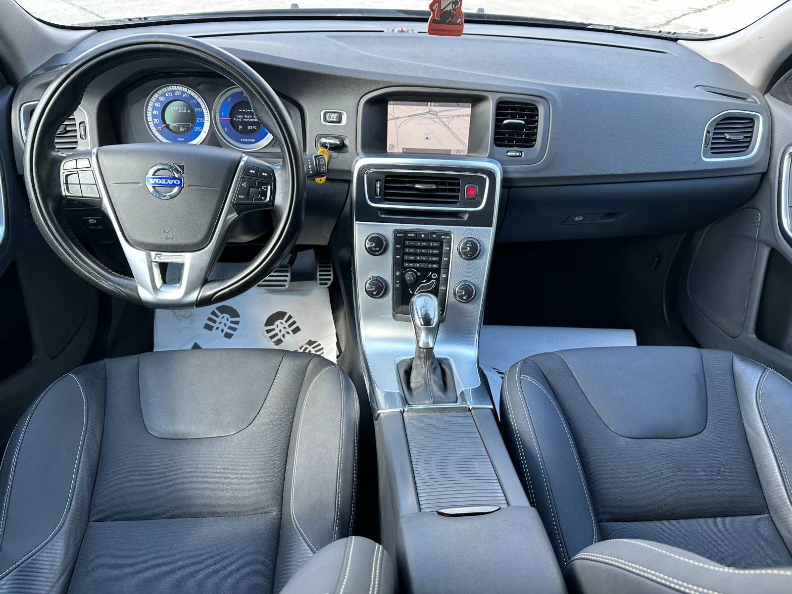 Volvo V60 2.4d 163 к.с. - изображение 10