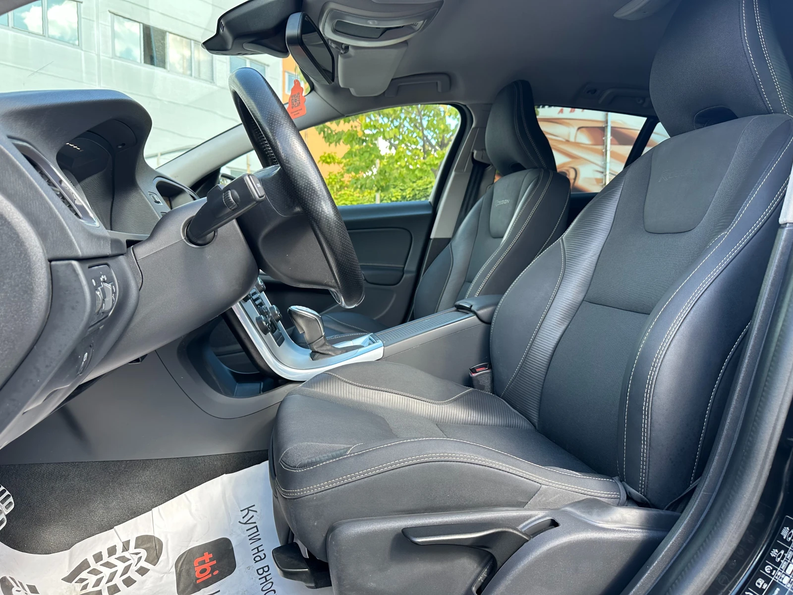 Volvo V60 2.4d 163 к.с. - изображение 8