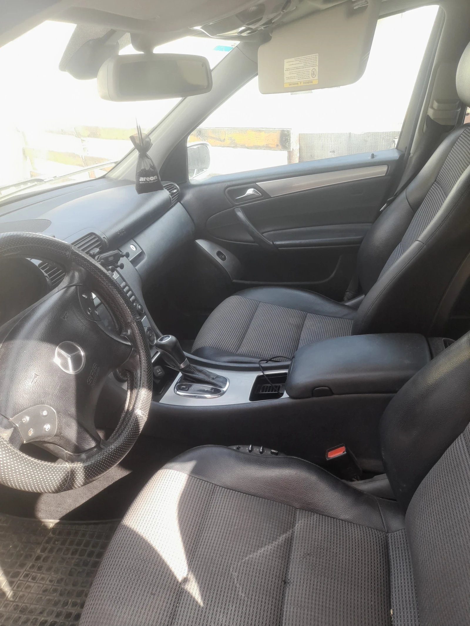 Mercedes-Benz C 320  - изображение 3