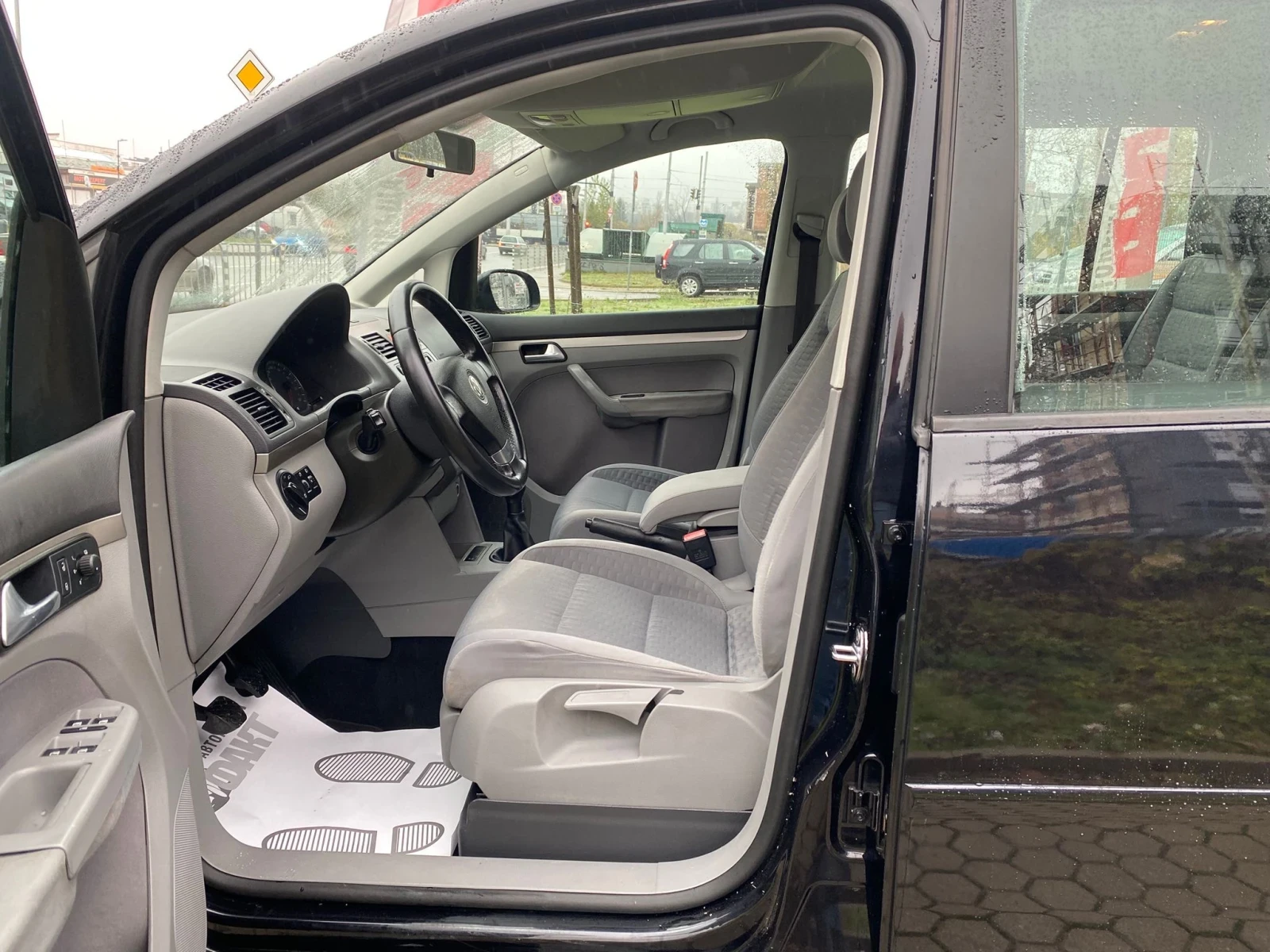 VW Touran 1.9TDi/7MECTEH | Mobile.bg   8