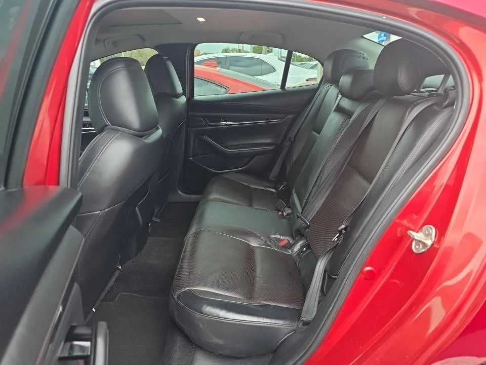 Mazda 3 Sedan, снимка 10 - Автомобили и джипове - 53712560