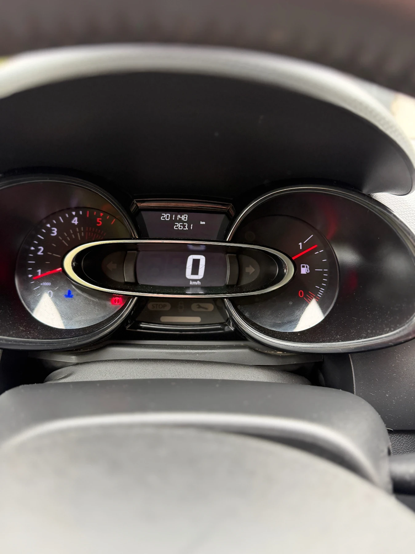 Renault Clio 1.5 DCi, снимка 7 - Автомобили и джипове - 53901924