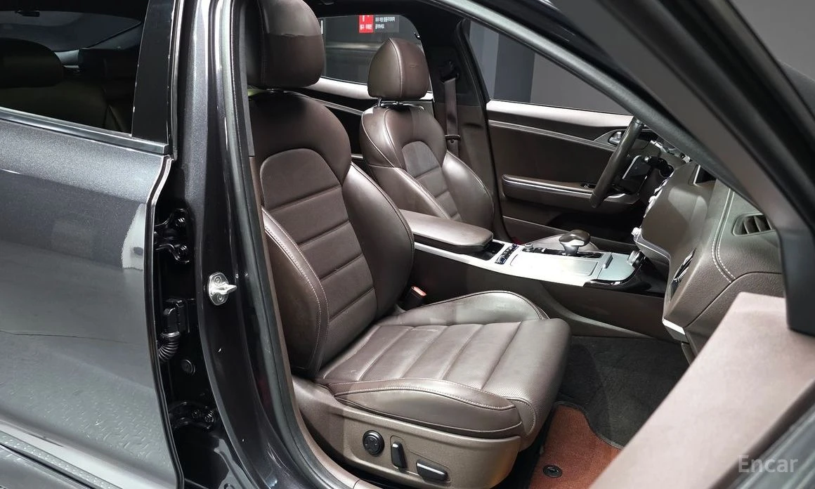 Kia Stinger GT AWD* HEAD-UP* ПАНОРАМА* ОБДУХВАНЕ* 360 КАМЕРИ, снимка 8 - Автомобили и джипове - 53905519