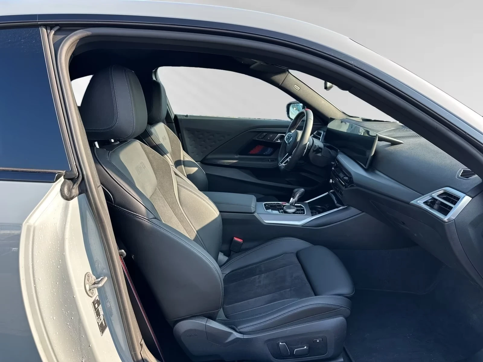 BMW M2 LCI Prem Selection Ad.LED DIST HUD H/K DCC Keyless, снимка 7 - Автомобили и джипове - 54245280