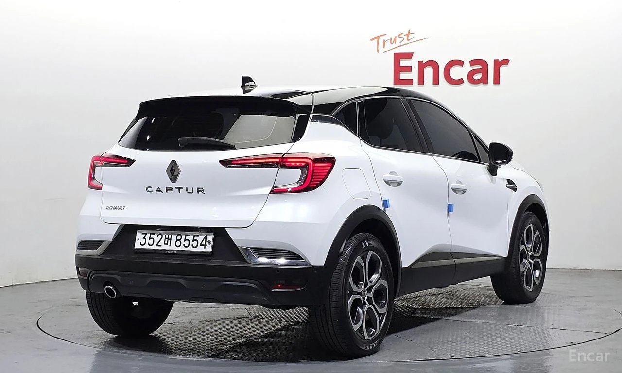 Renault Captur * 1.3TCe* PARIS EDITION* КОЖА* ПОДГРЕВ* LANE ASSIS, снимка 2 - Автомобили и джипове - 54460241