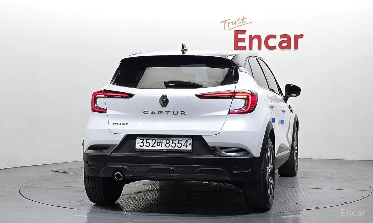 Renault Captur * 1.3TCe* PARIS EDITION* КОЖА* ПОДГРЕВ* LANE ASSIS, снимка 4 - Автомобили и джипове - 54460241