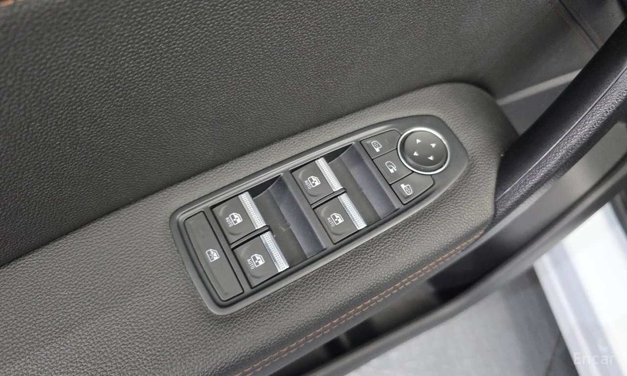 Renault Captur * 1.3TCe* PARIS EDITION* КОЖА* ПОДГРЕВ* LANE ASSIS, снимка 12 - Автомобили и джипове - 54460241