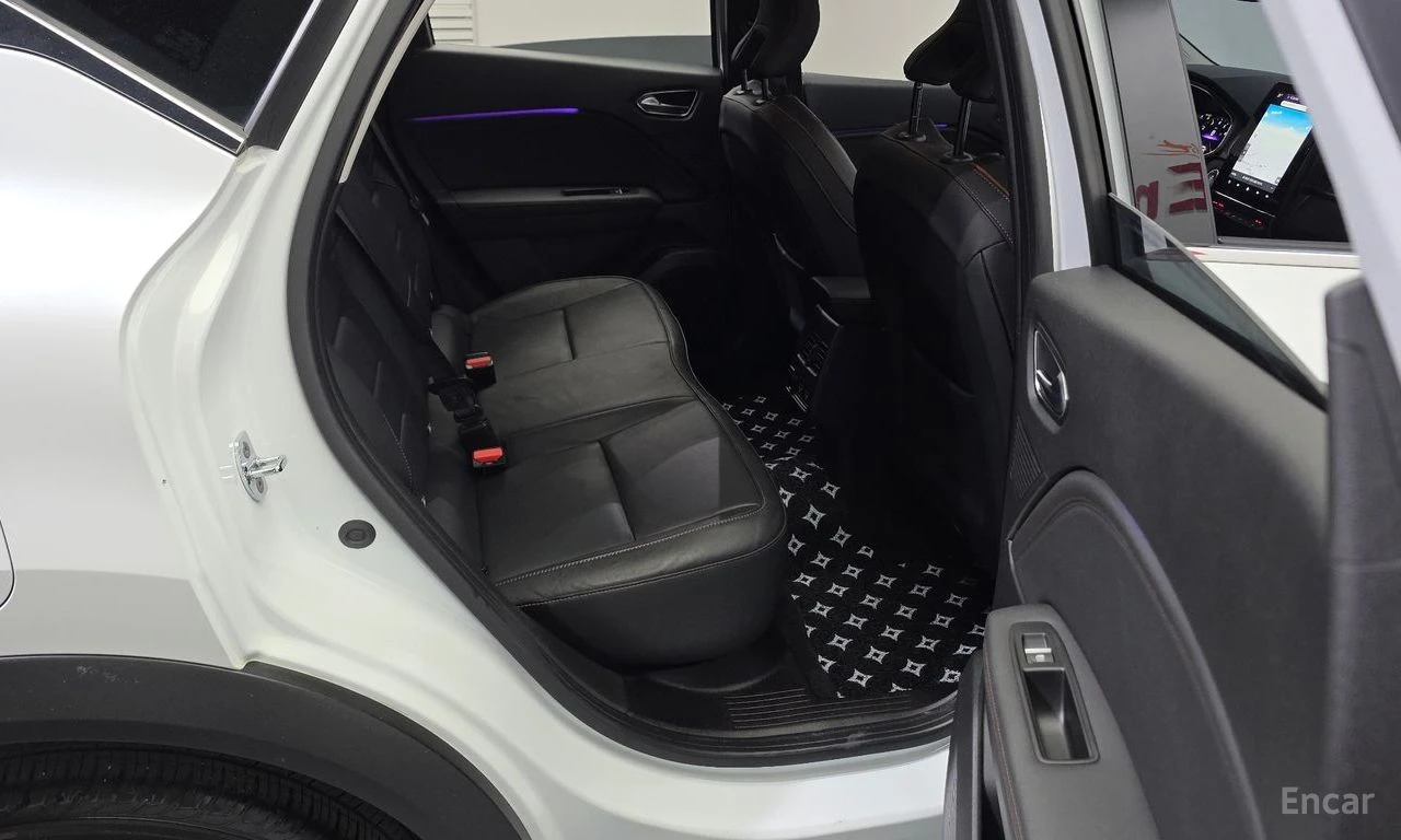 Renault Captur * 1.3TCe* PARIS EDITION* КОЖА* ПОДГРЕВ* LANE ASSIS, снимка 11 - Автомобили и джипове - 54460241