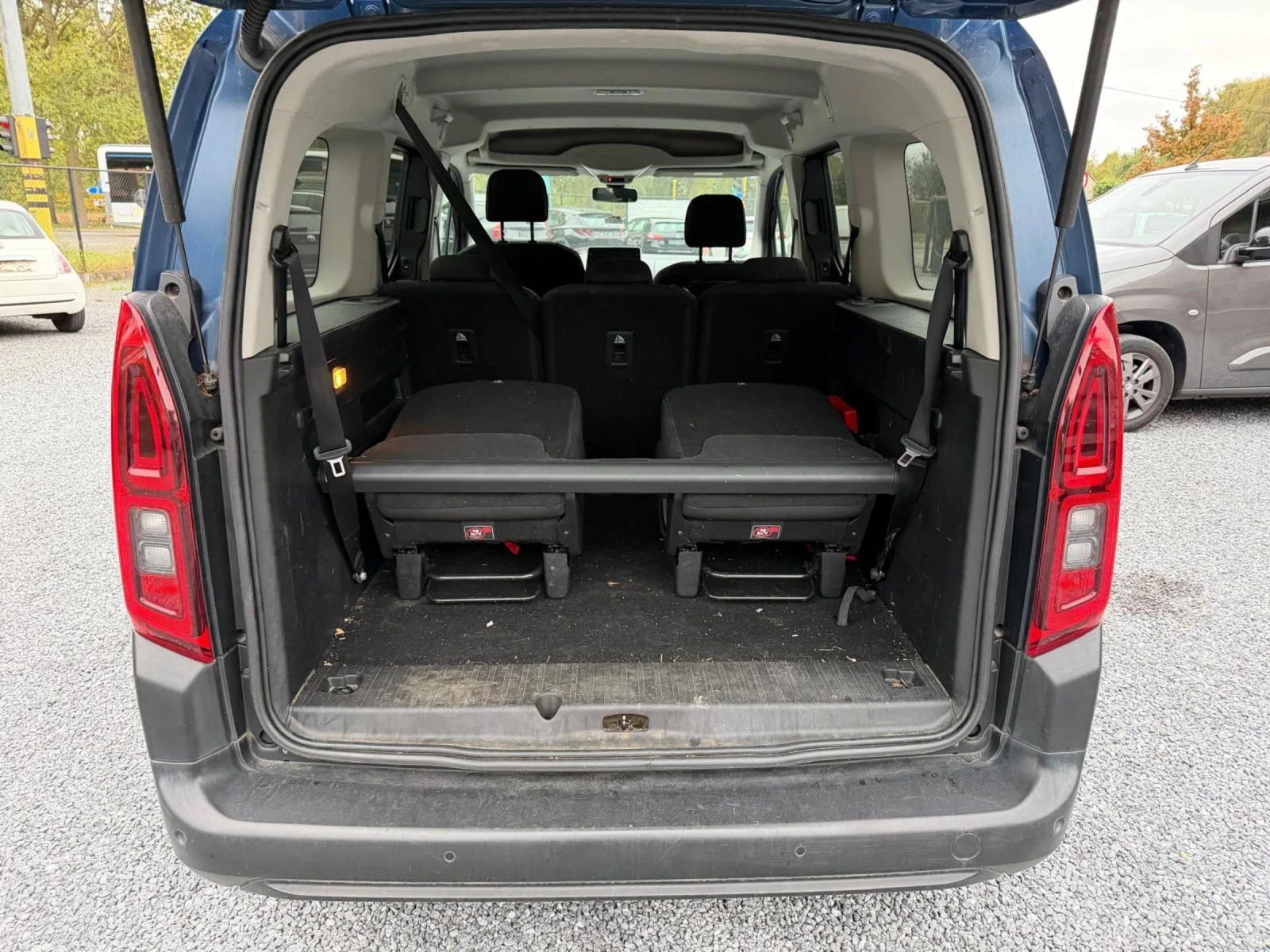 Citroen Berlingo 7 Седалки, снимка 10 - Автомобили и джипове - 55234836