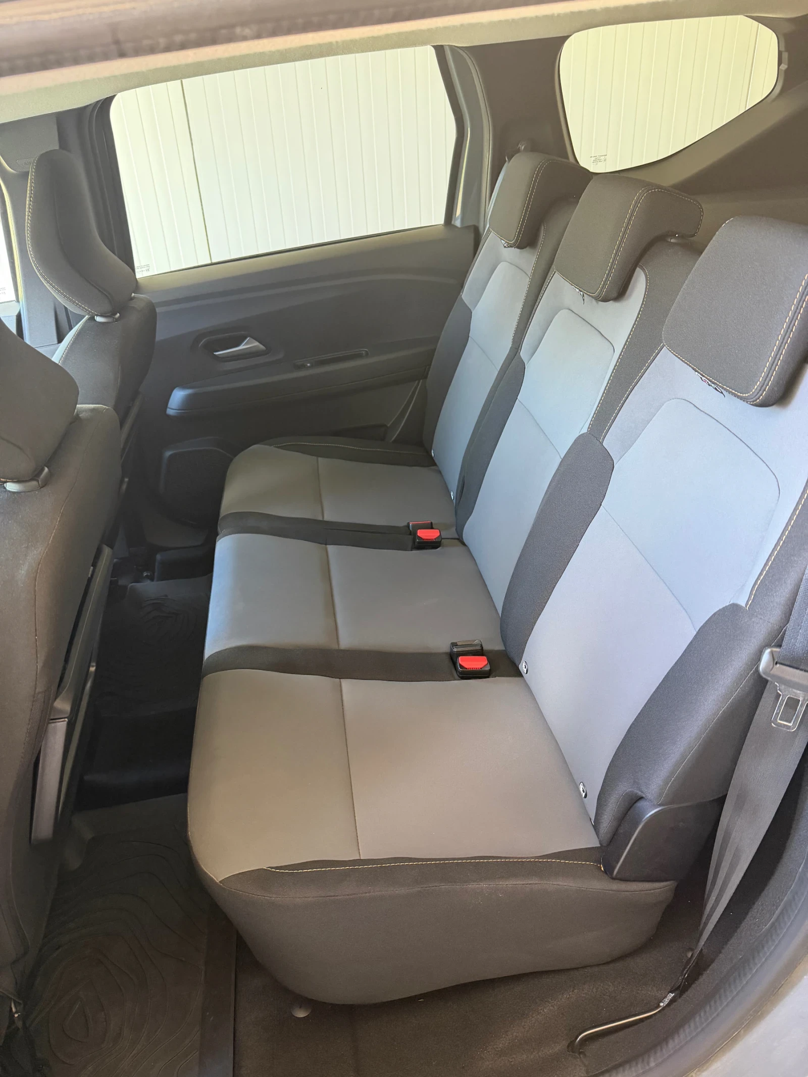 Dacia Jogger, снимка 14 - Автомобили и джипове - 55446418