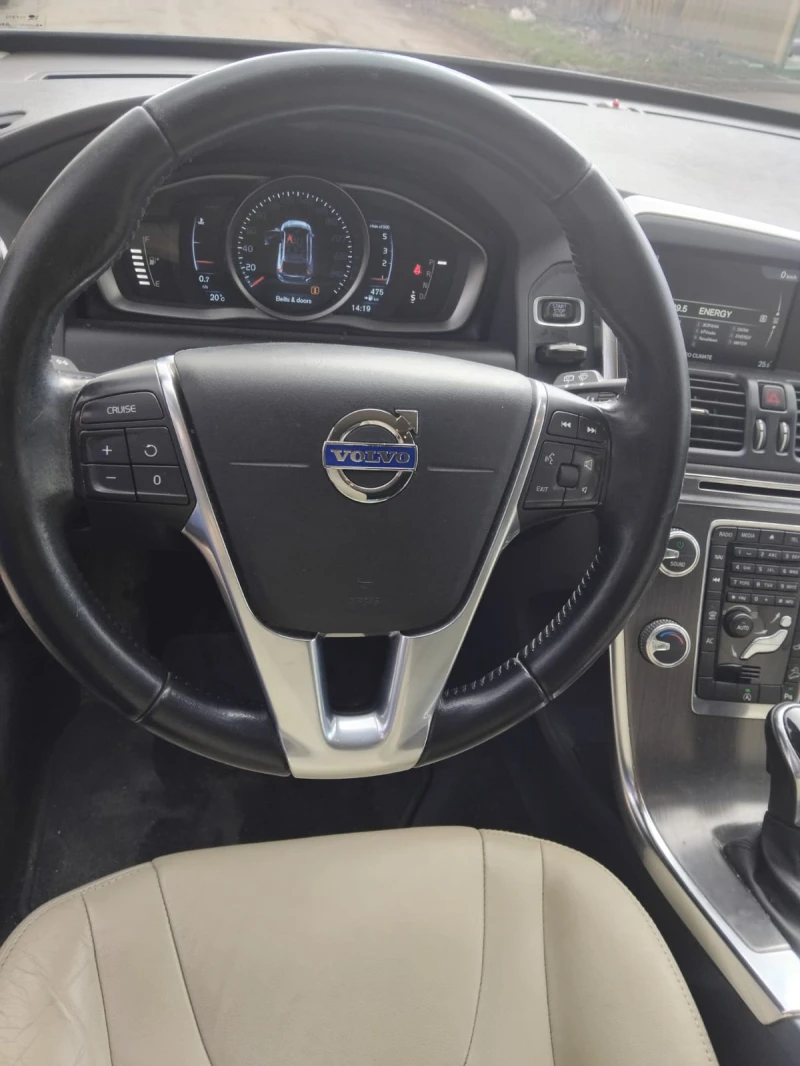 Volvo XC60, снимка 5 - Автомобили и джипове - 52552318