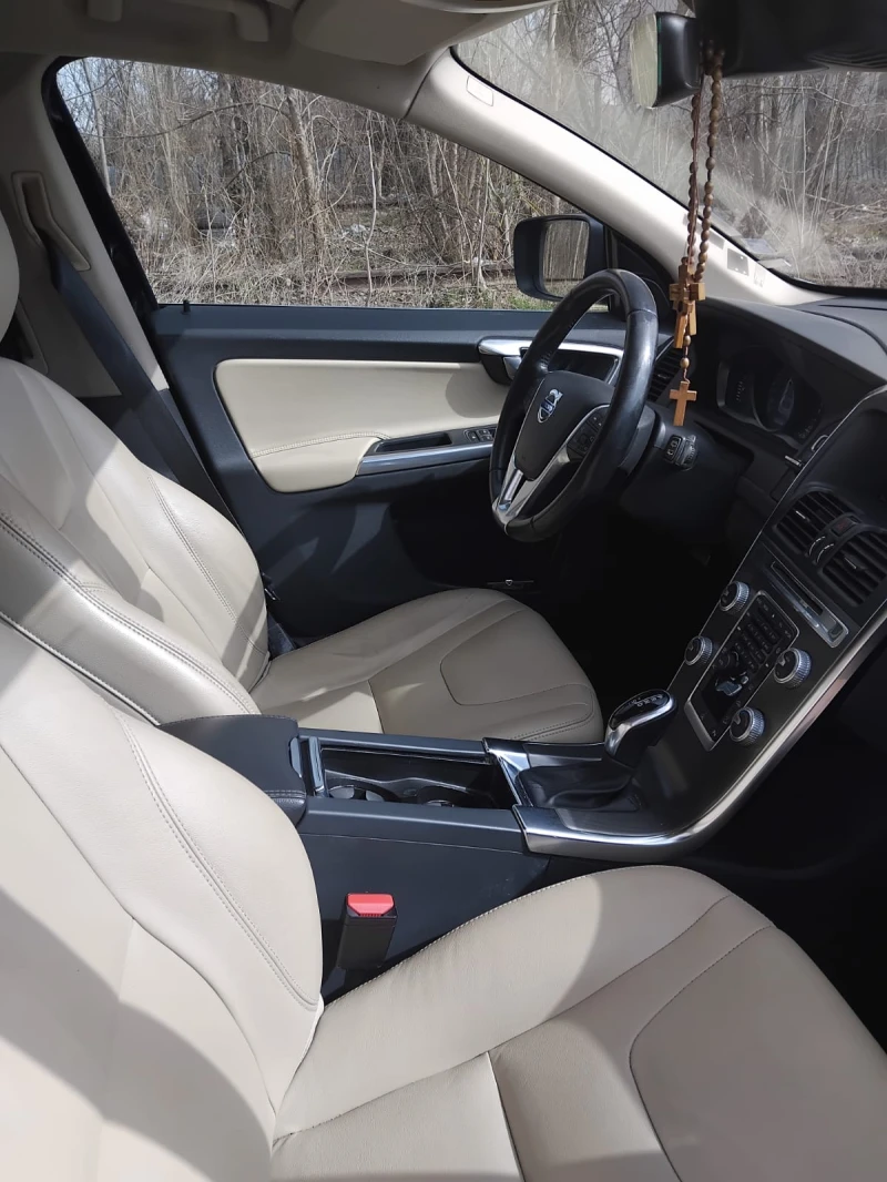 Volvo XC60, снимка 6 - Автомобили и джипове - 52552318