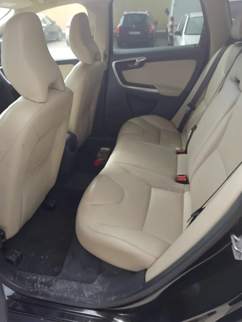 Volvo XC60, снимка 8 - Автомобили и джипове - 52552318
