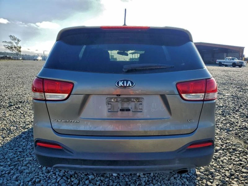 Kia Sorento 3.3L 6 All wheel drive, снимка 11 - Автомобили и джипове - 53083478