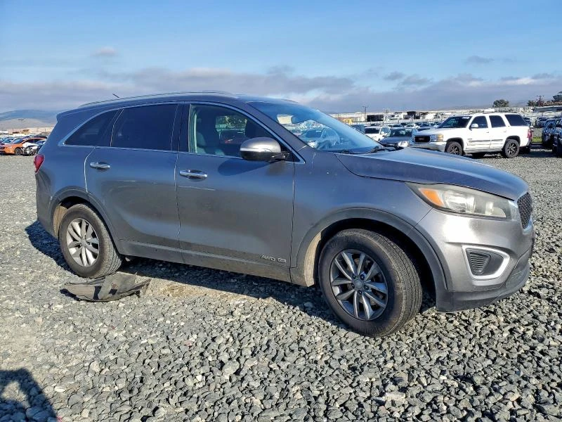 Kia Sorento 3.3L 6 All wheel drive, снимка 9 - Автомобили и джипове - 53083478