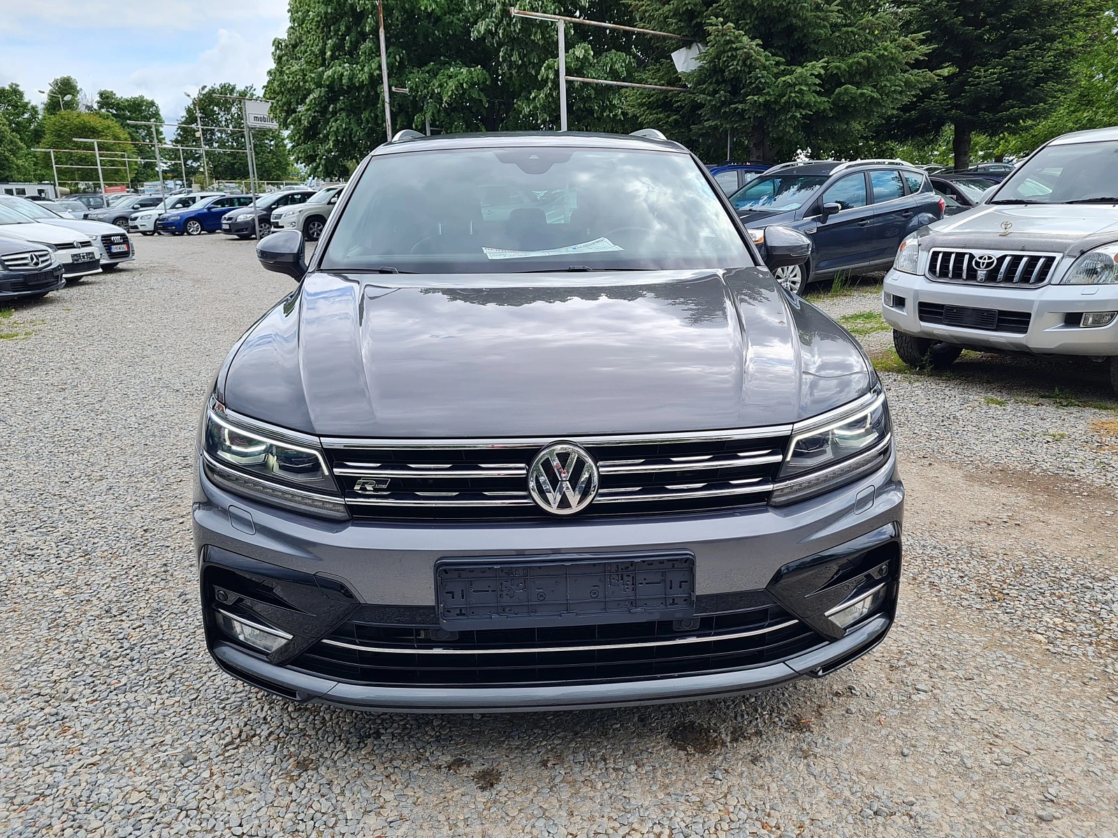 VW Tiguan R-LINE 2.0TDI 190kc/4x4/DSG/СЕРВИЗНА ИСТОРИЯ - изображение 2