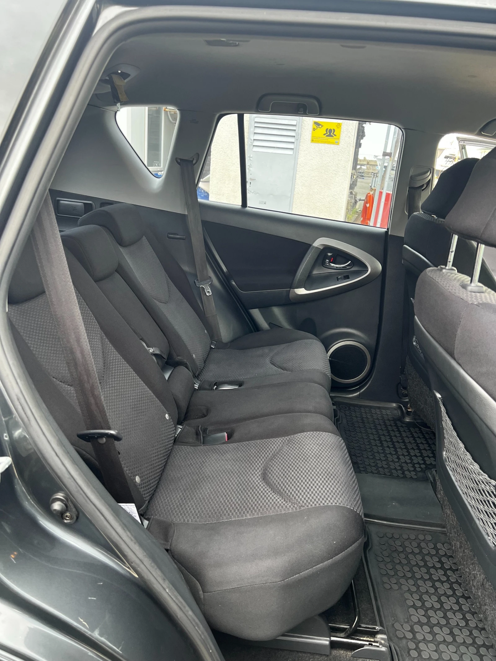 Toyota Rav4  - изображение 8