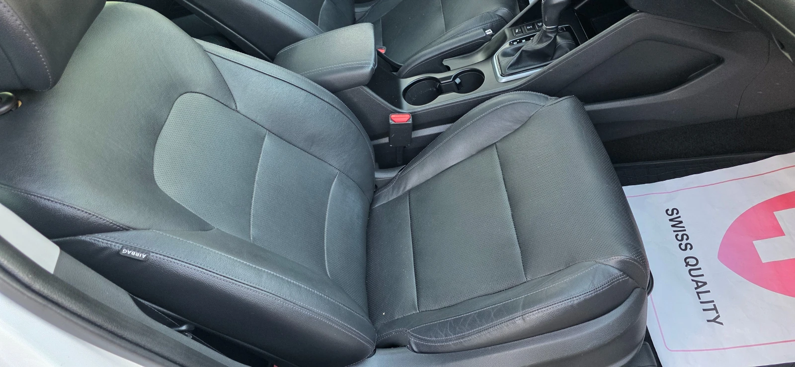 Hyundai Tucson 2.0CRDI* 4WD* AVTOMAT* PREMIUM* KEYLESS* ШВЕЙЦАРИЯ, снимка 10 - Автомобили и джипове - 56191811