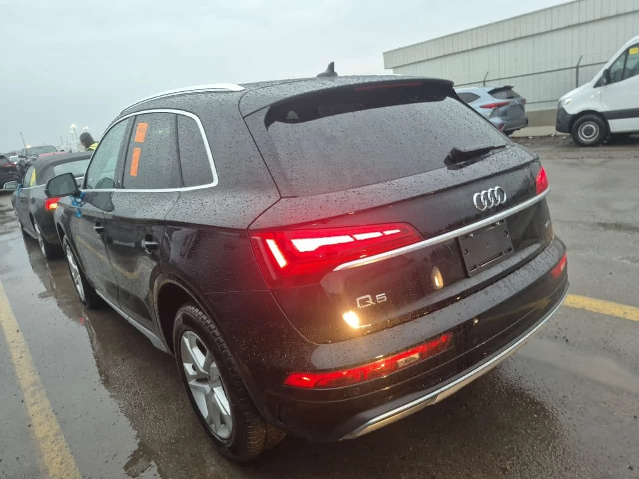 Audi Q5 * KOMFORT * ПОДГРЕВ* ДИСТРОНИК* ДВА КЛЮЧА* , снимка 4 - Автомобили и джипове - 54043223