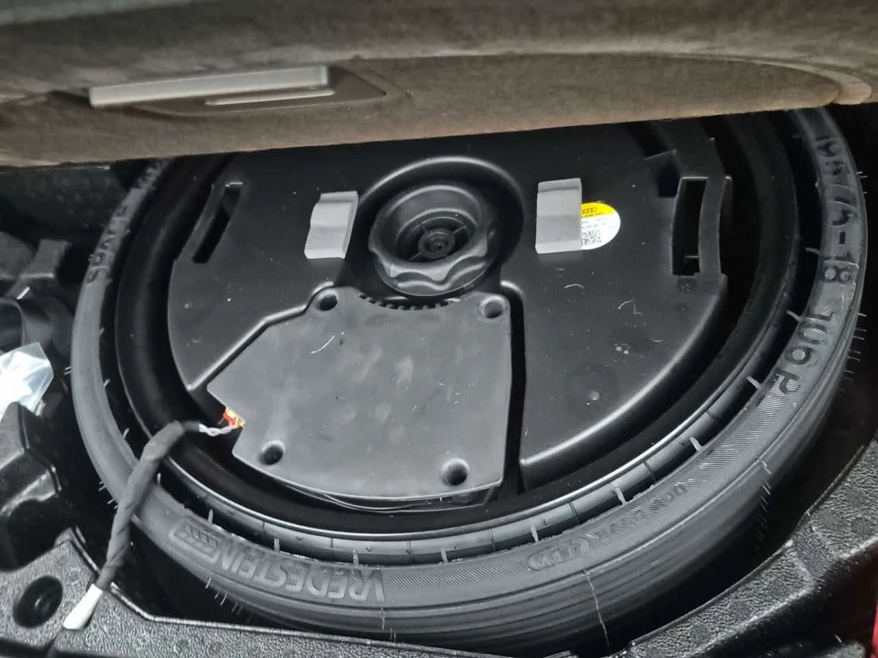 Audi Q5 * KOMFORT * ПОДГРЕВ* ДИСТРОНИК* ДВА КЛЮЧА* , снимка 14 - Автомобили и джипове - 54043223