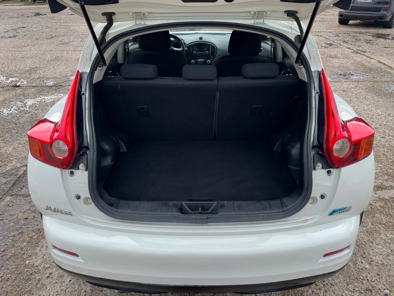 Nissan Juke 1.5 dCi , снимка 15 - Автомобили и джипове - 55411841