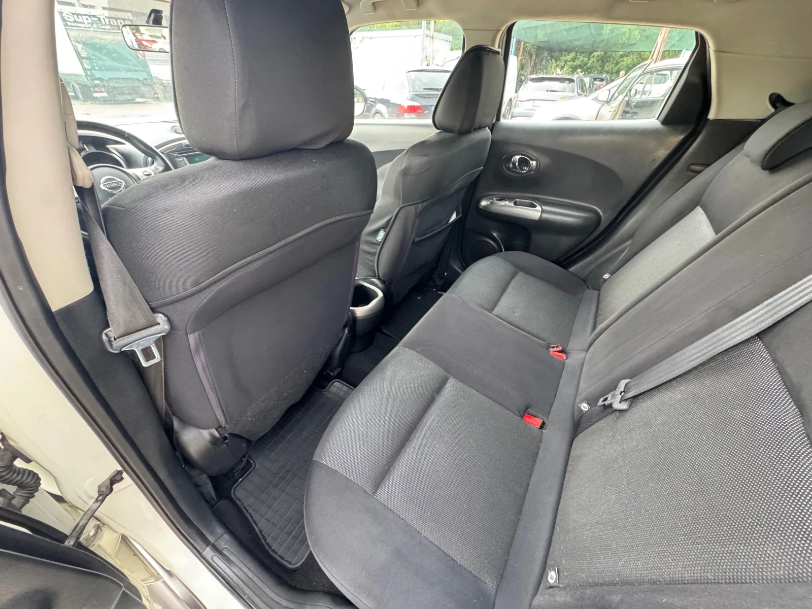 Nissan Juke 1.5 dCi , снимка 13 - Автомобили и джипове - 55411841