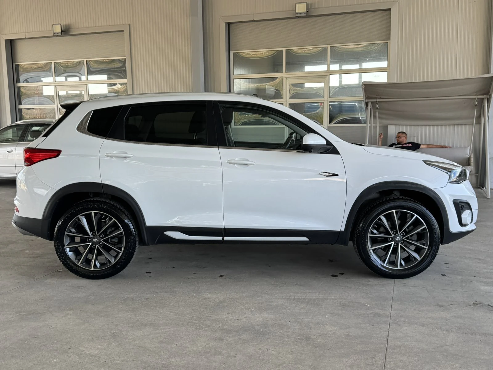 Dr DR6 1.5* 155ps* GAS* КОЖА* НАВИ* КАМЕРА* ПАНО* , снимка 6 - Автомобили и джипове - 55622077