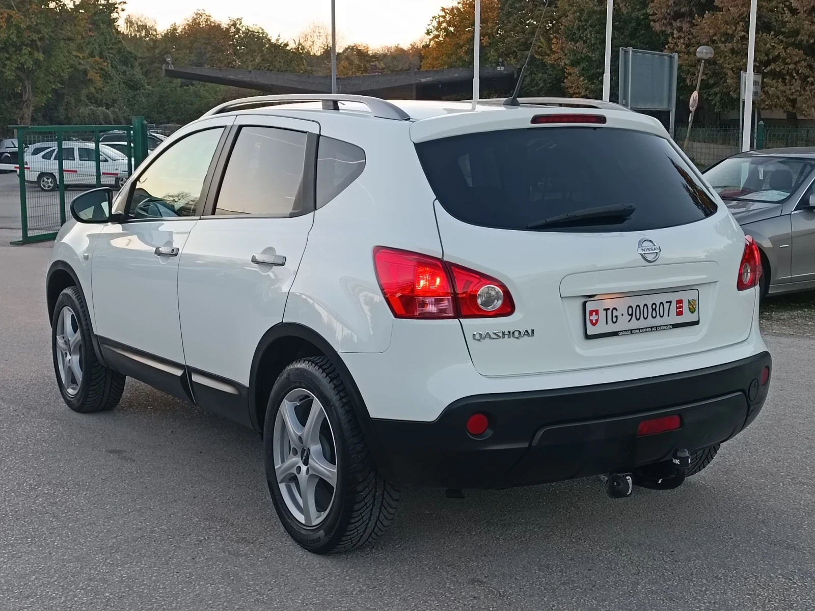 Nissan Qashqai 2.0i-141��-���������-�����-6��-NAVI | Mobile.bg � ����������� 6
