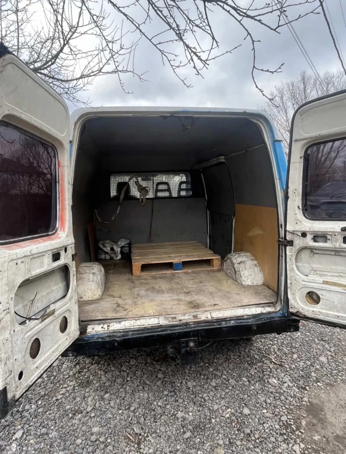 Ford Transit 100, снимка 4 - Бусове и автобуси - 56377618