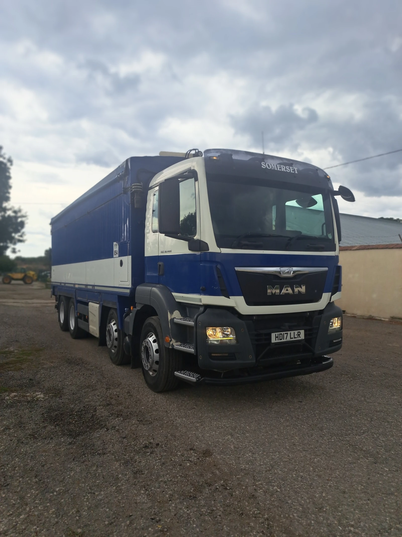 Man Tgs 32.420/8x4-самосвал/зърновоз , снимка 7 - Камиони - 56226140